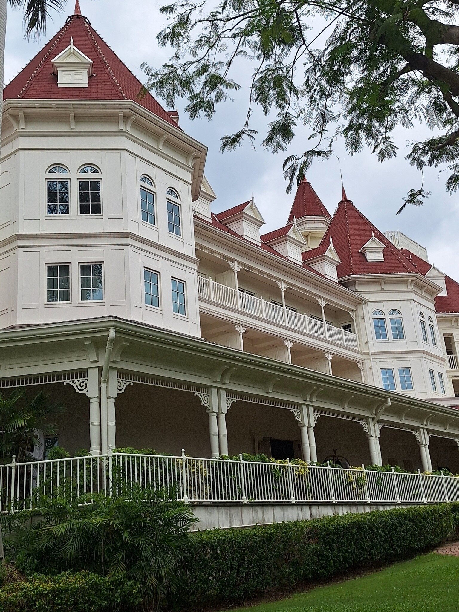 Фото Hong Kong Disneyland Hotel