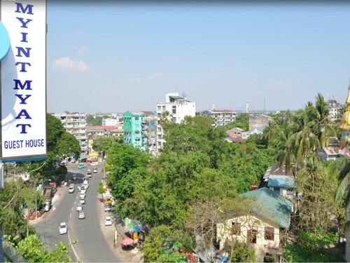 Гостиница Myint Myat Guest House в Янгоне