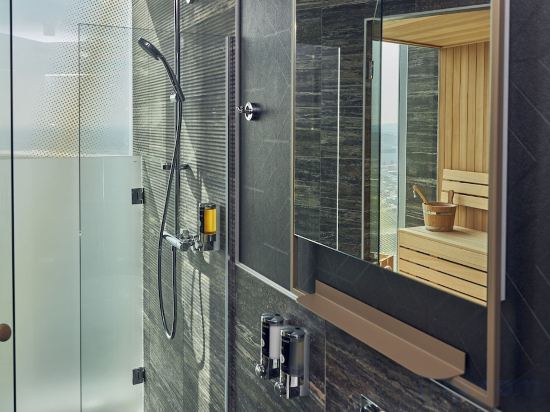 Фото Inntel Hotels Den Haag Marina Beach