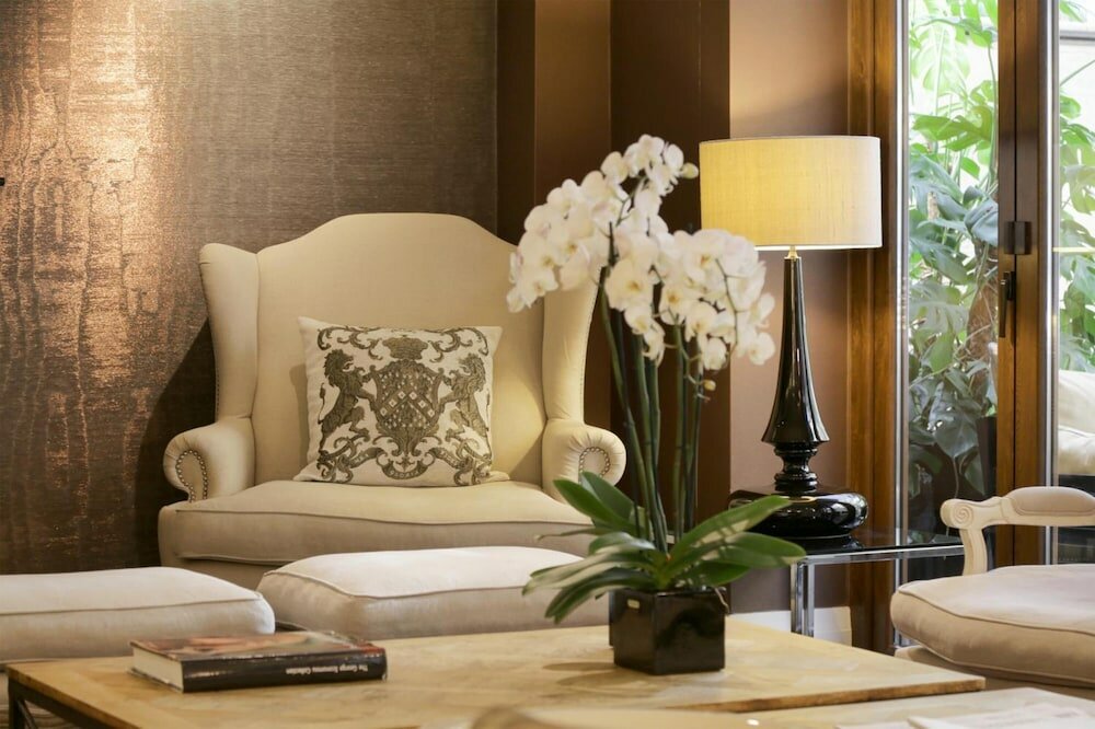 Фото The Y Hotel