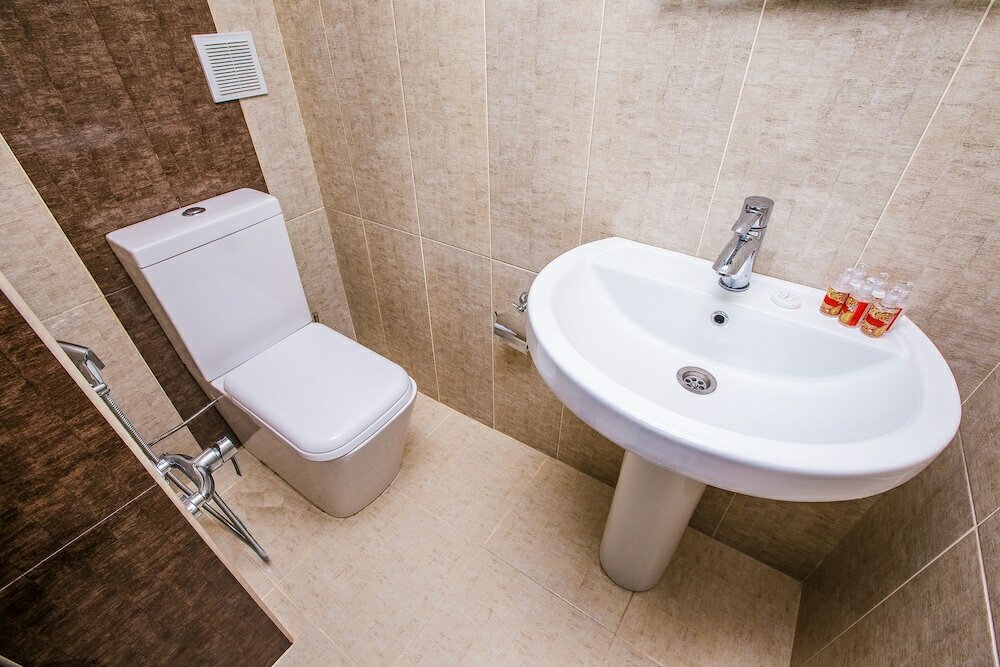 Фото Deluxe City Hotel