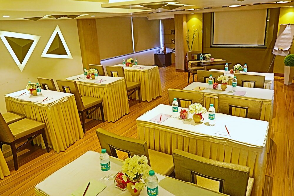 Фото Oriental Residency Hotel