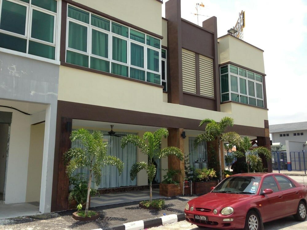 Фото Hotel CheckedInn