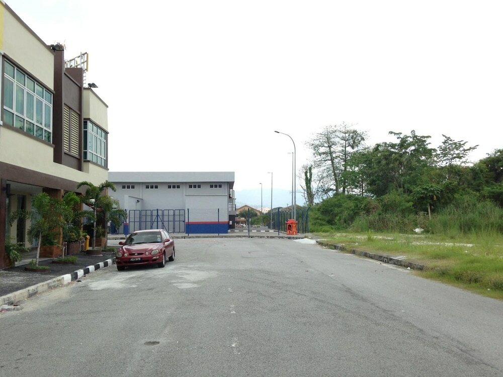 Фото Hotel CheckedInn