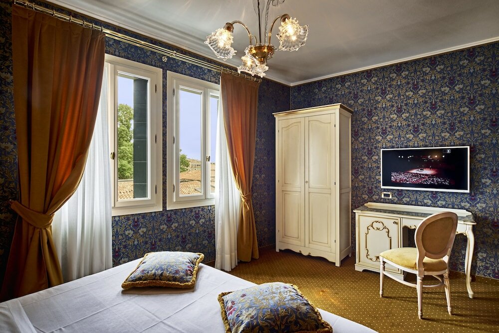 Фото Gardena Hotel