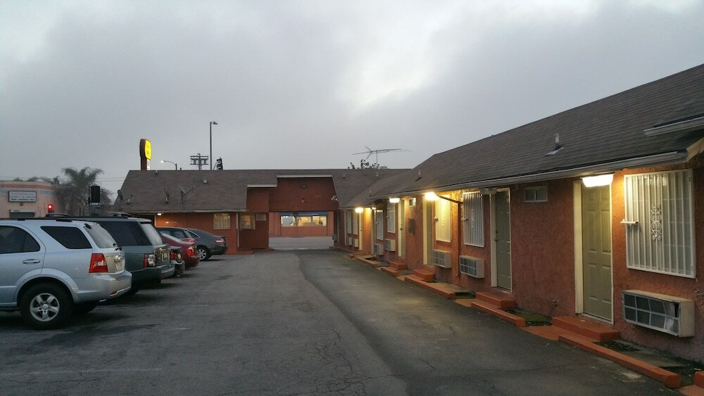 Фото отеля 2