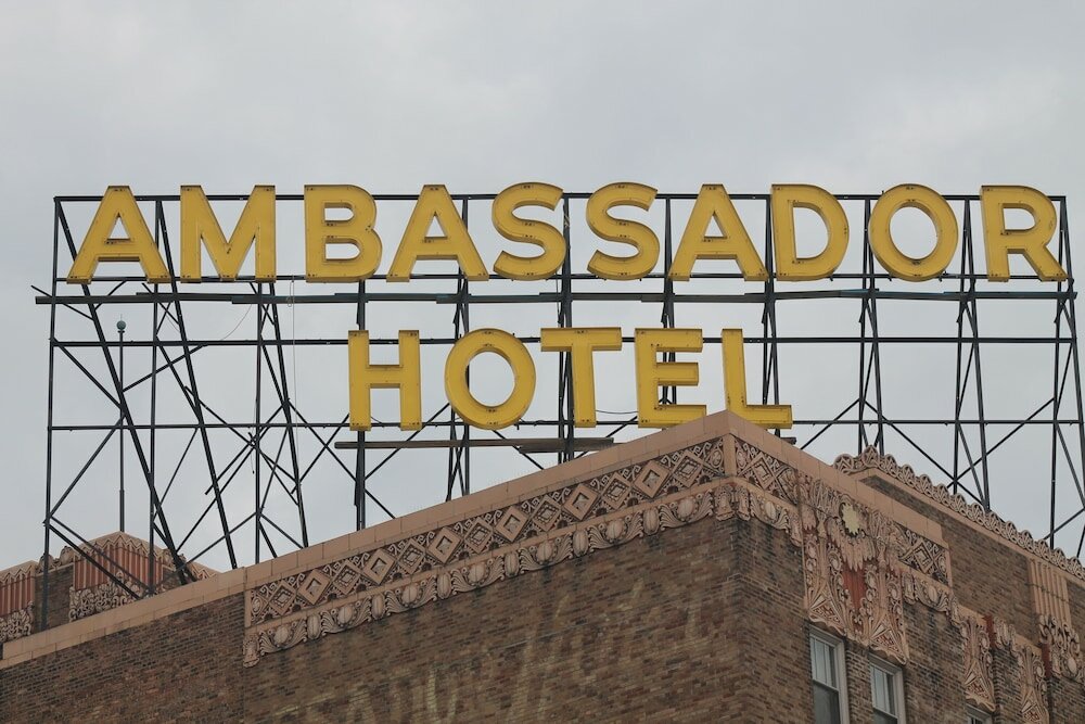Фото Ambassador Hotel - Milwaukee