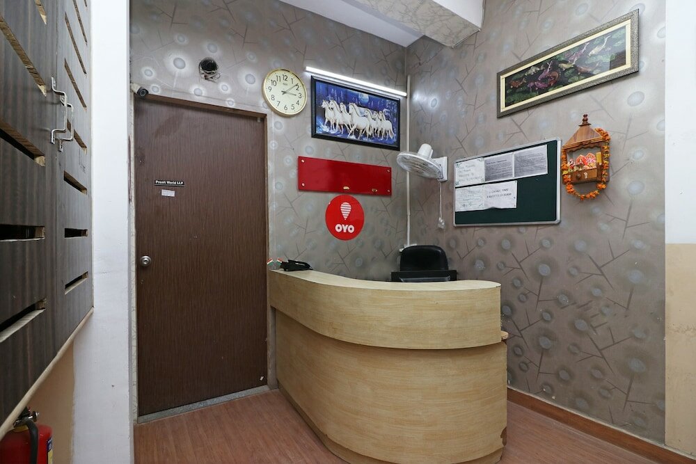Фото Oyo 10795 Hotel Rs Residency