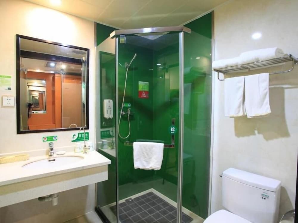 Фото Vatica ZaoZhuang TengZhou Railway Station Hotel