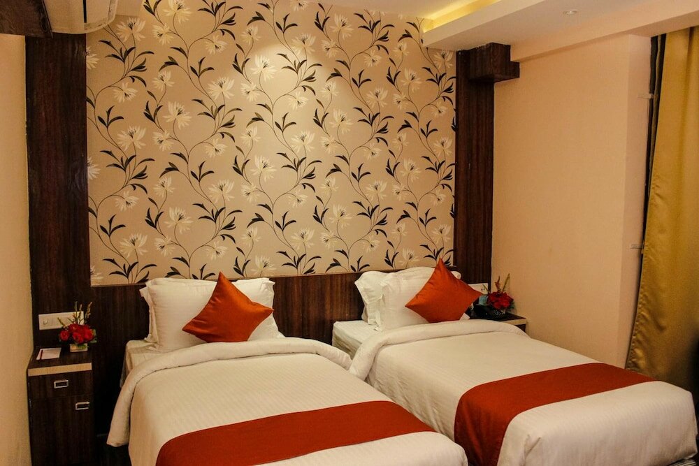 Фото Regenta Inn Larica