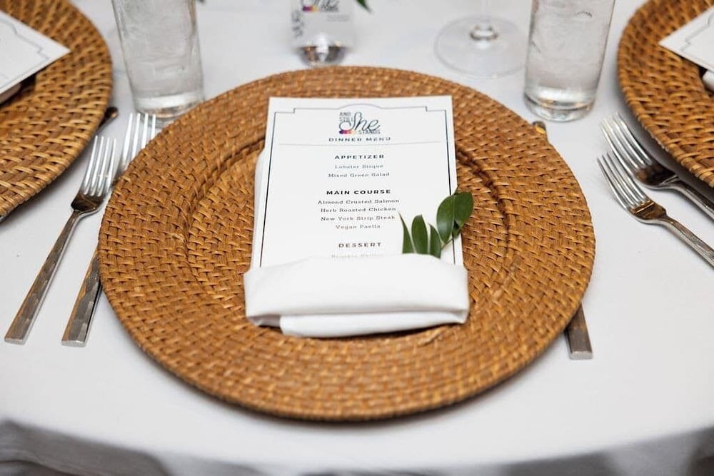 Фото The Delaney Hotel