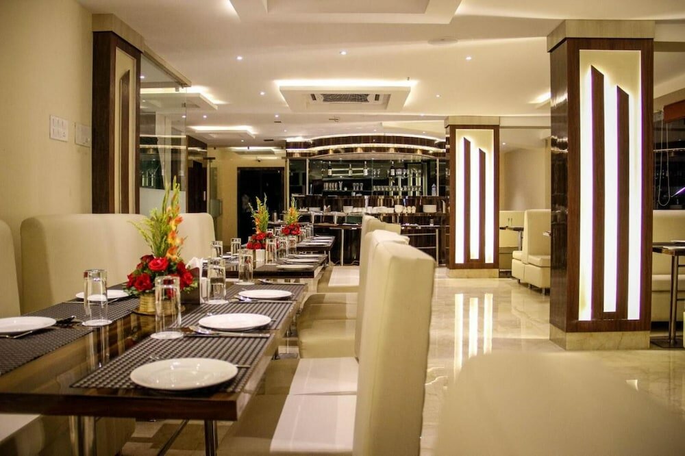 Фото Regenta Inn Larica