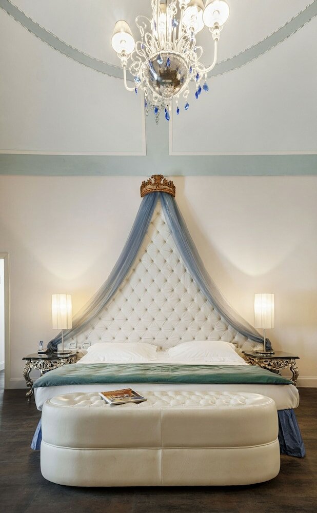 Фото Relais Antica Badia San Maurizio 1619