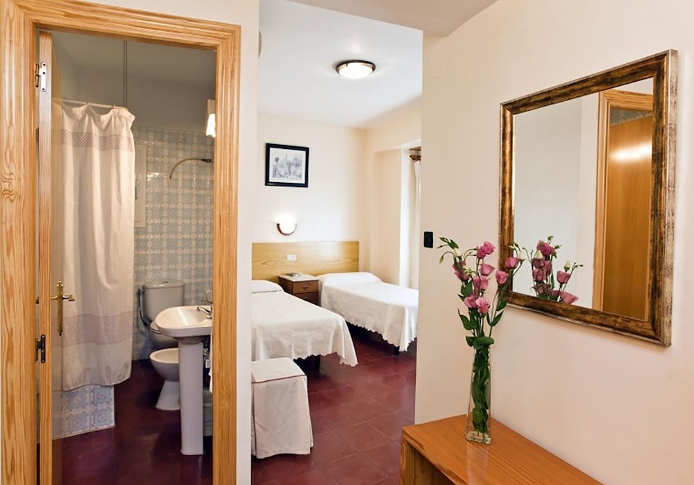 Фото Hostal Tropical