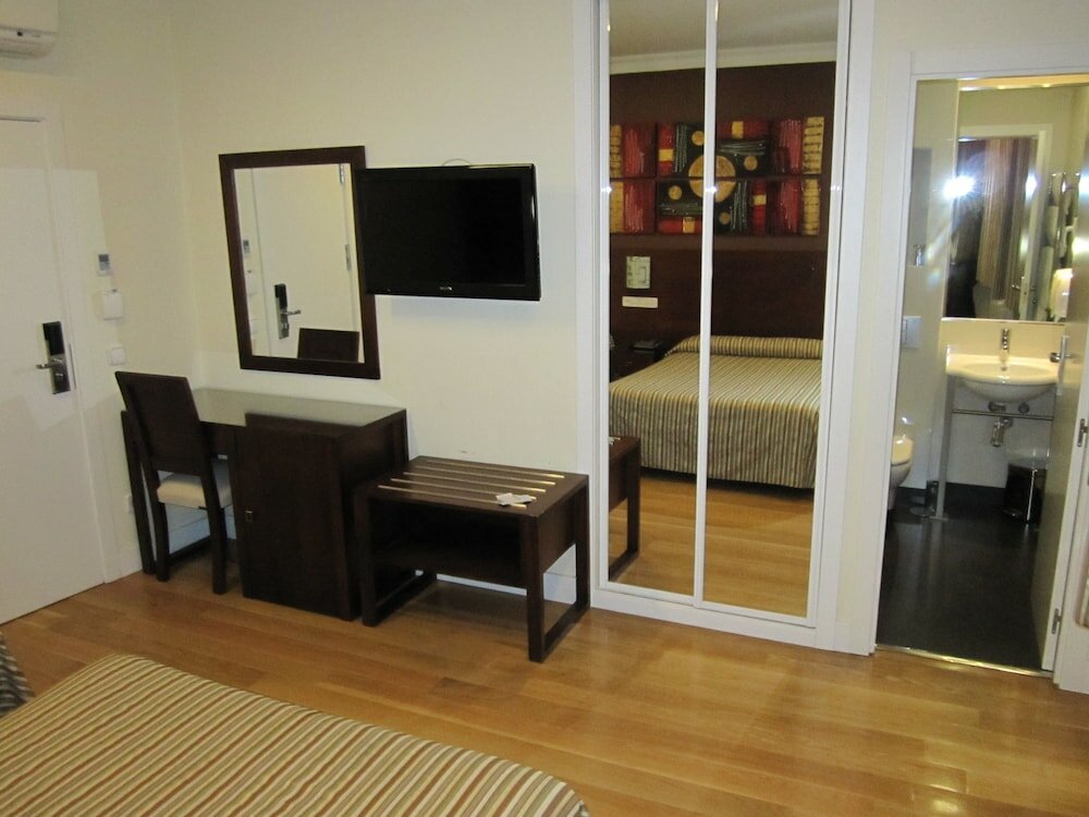 Фото Hostal Abadía Madrid