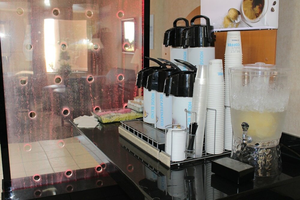 Фото Holiday Inn Express Kansas City-Liberty, an Ihg Hotel