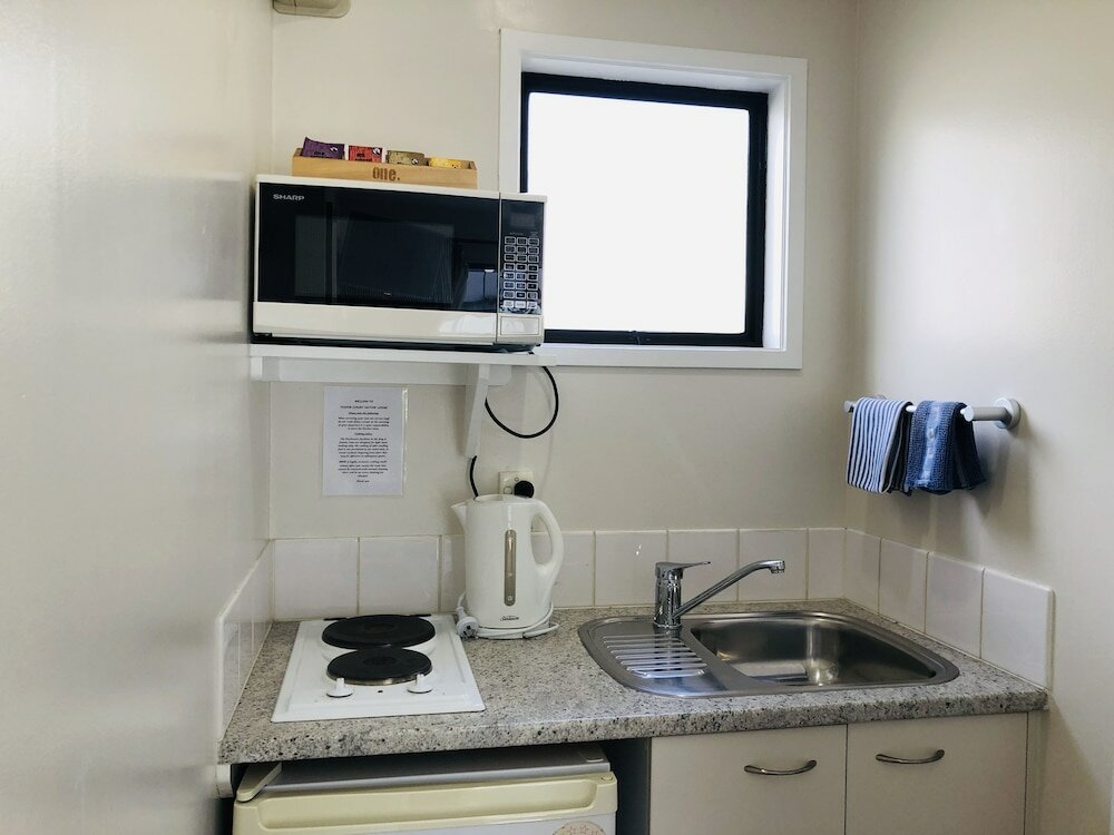 Фото Tudor Court Motor Lodge