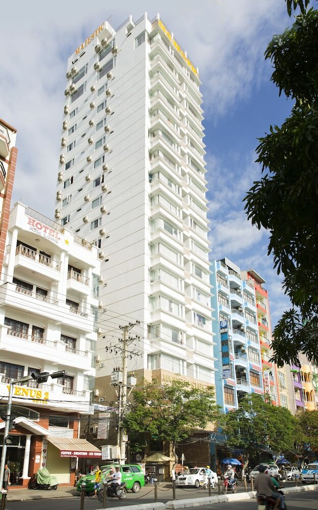 Фото Majestic Star Hotel