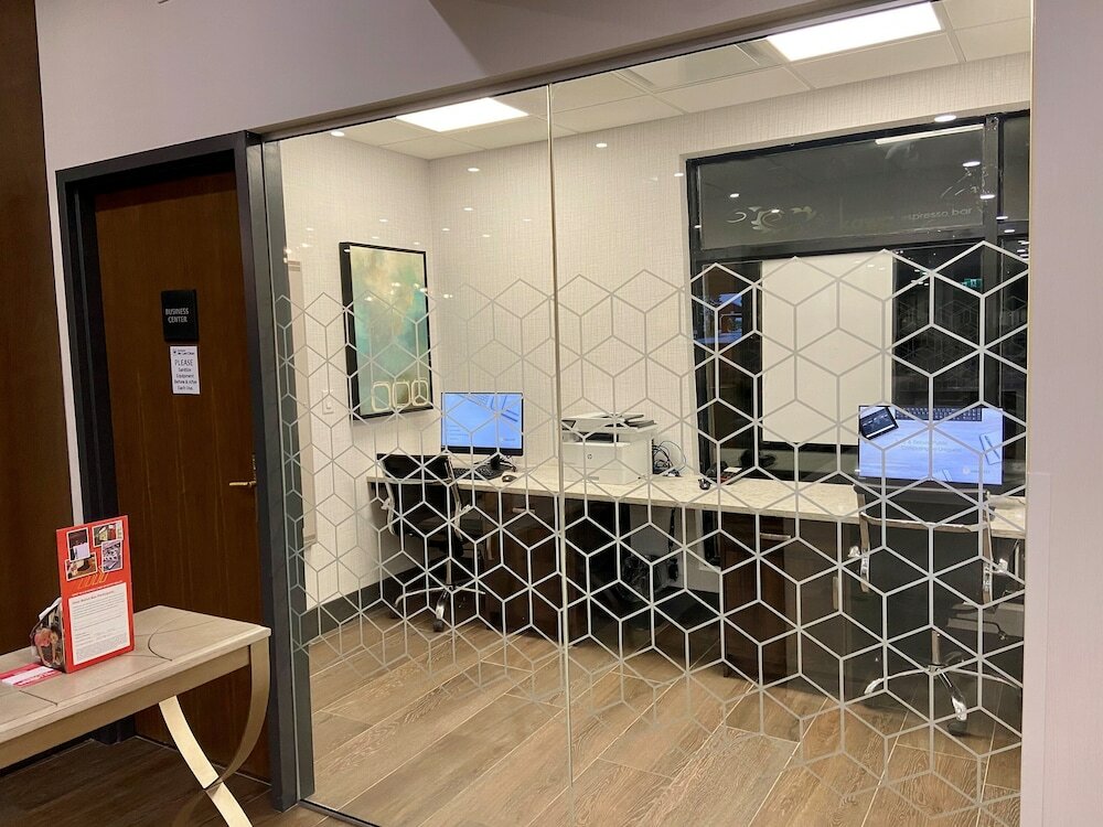 Фото Best Western Plus Suites Downtown