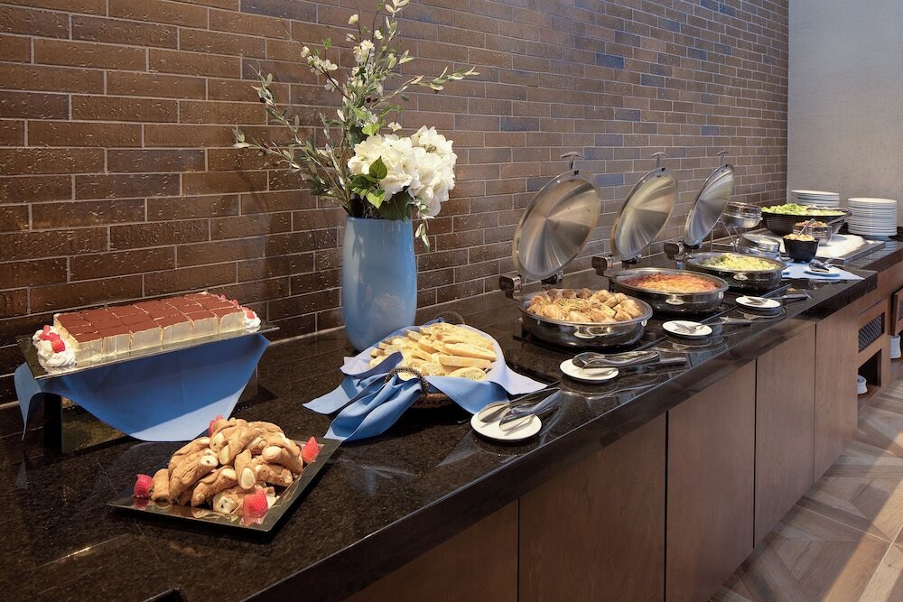 Фото Hilton Nashville Airport