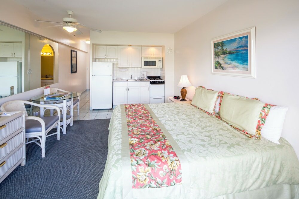 Фото Castle Waikiki Shore