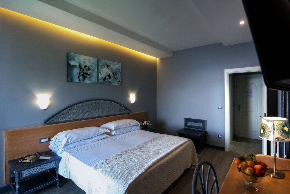 Фото Garden Hotel