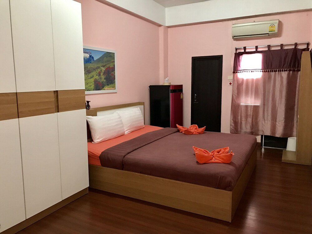 Фото Ponlaan Apartment