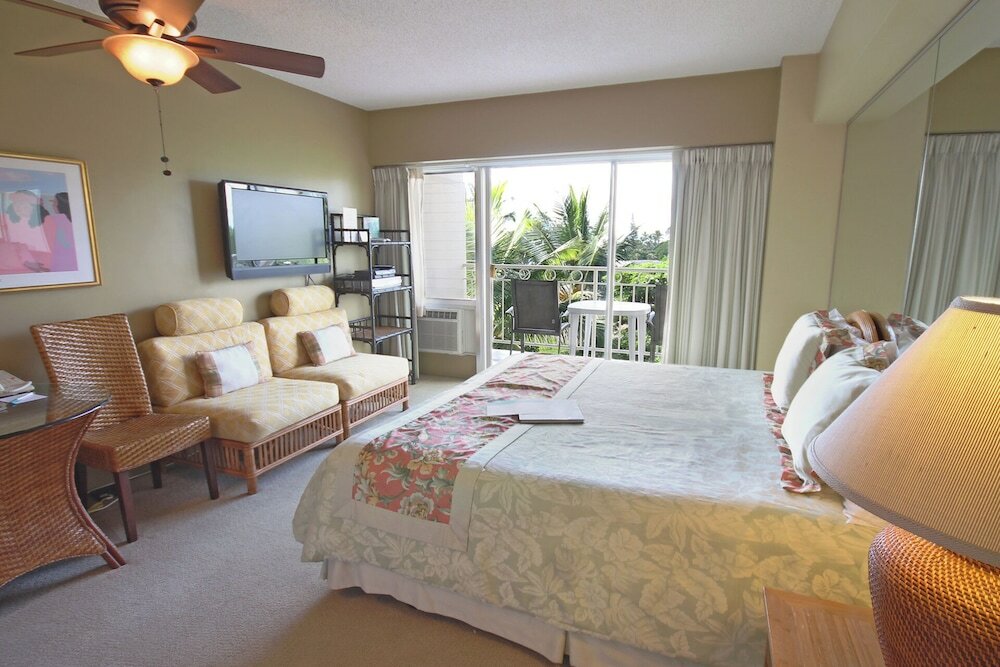 Фото Castle Waikiki Shore