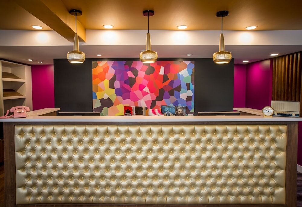 Фото Hotel Zed Kelowna