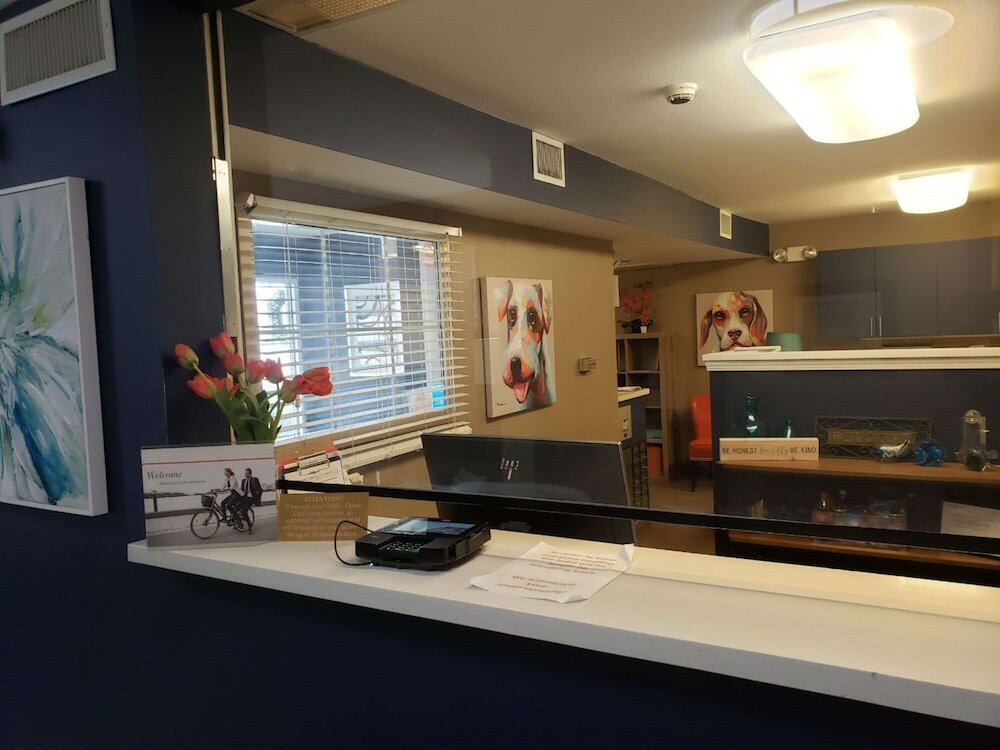 Фото Sonesta Simply Suites Detroit Ann Arbor