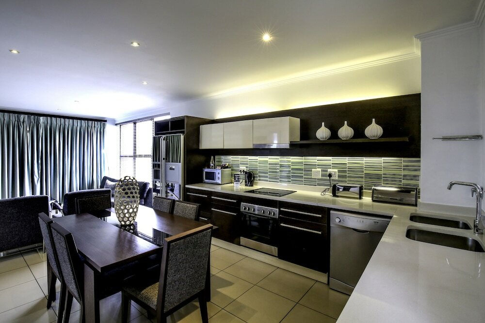 Фото The Nicol Hotel and Apartments