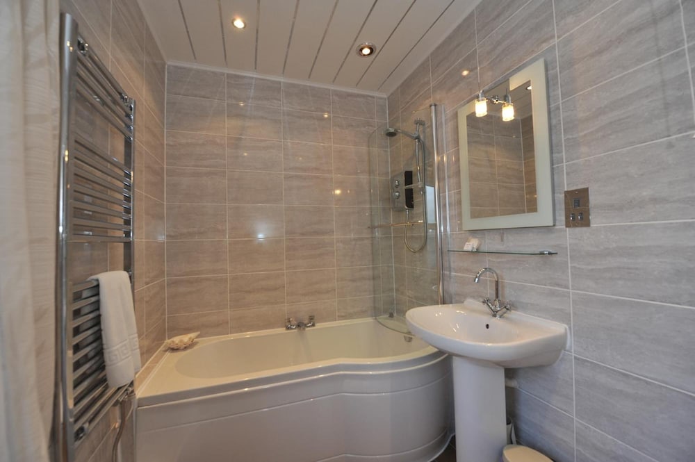 Фото Poppies Hotel