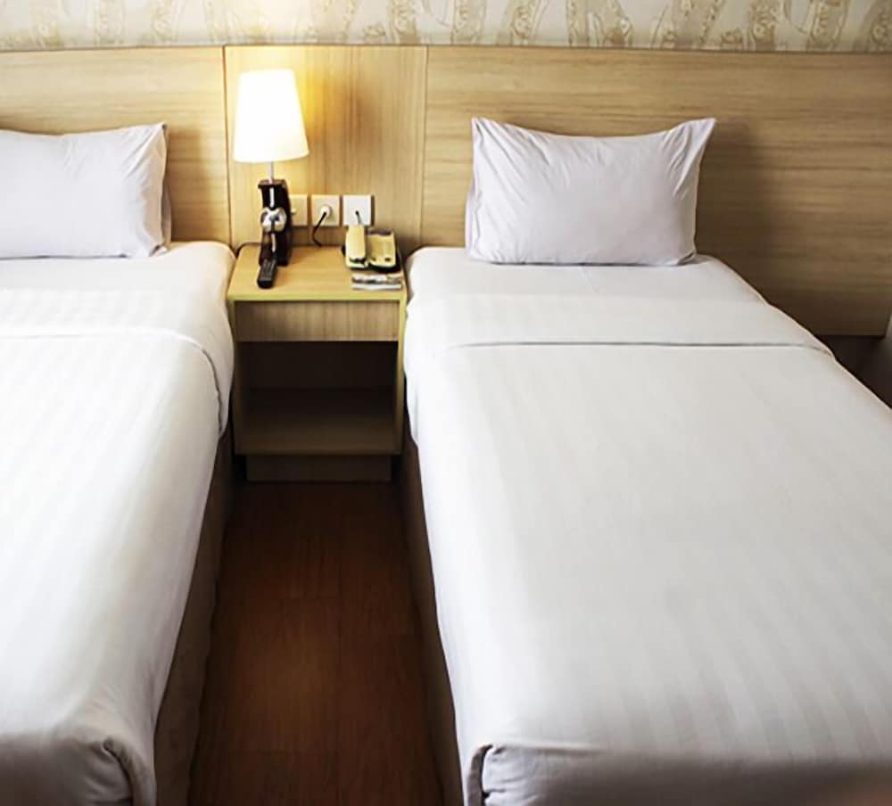 Фото Days Hotel & Suites by Wyndham Jakarta Airport