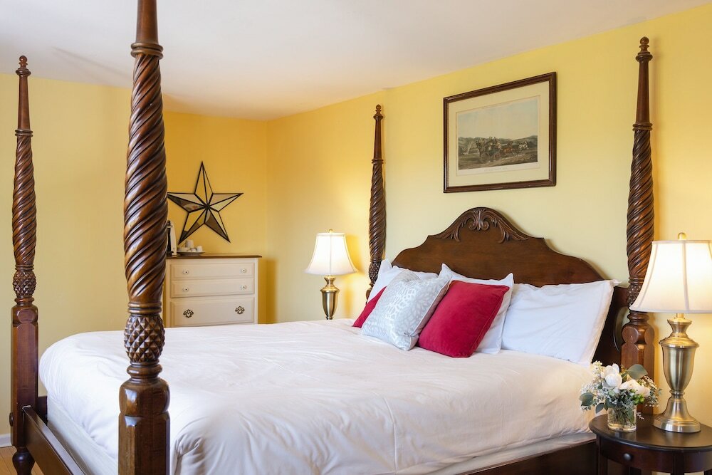 Фото Crabtree's Kittle House Restaurant & Inn