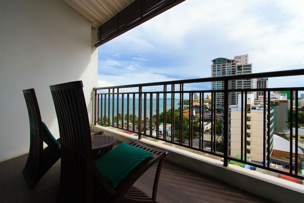Фото Pattaya Discovery Beach Hotel