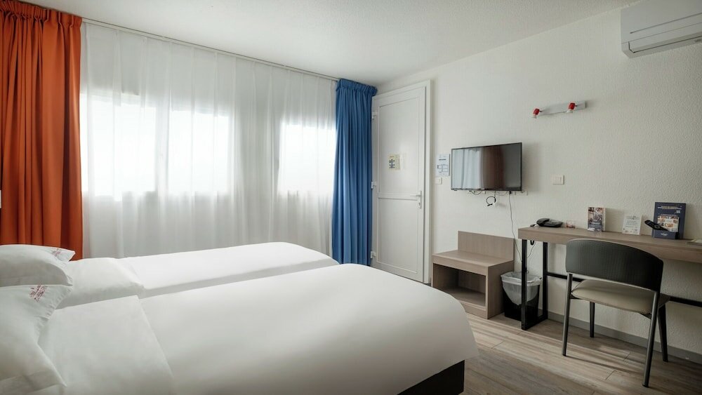 Фото Hotel Tambourin