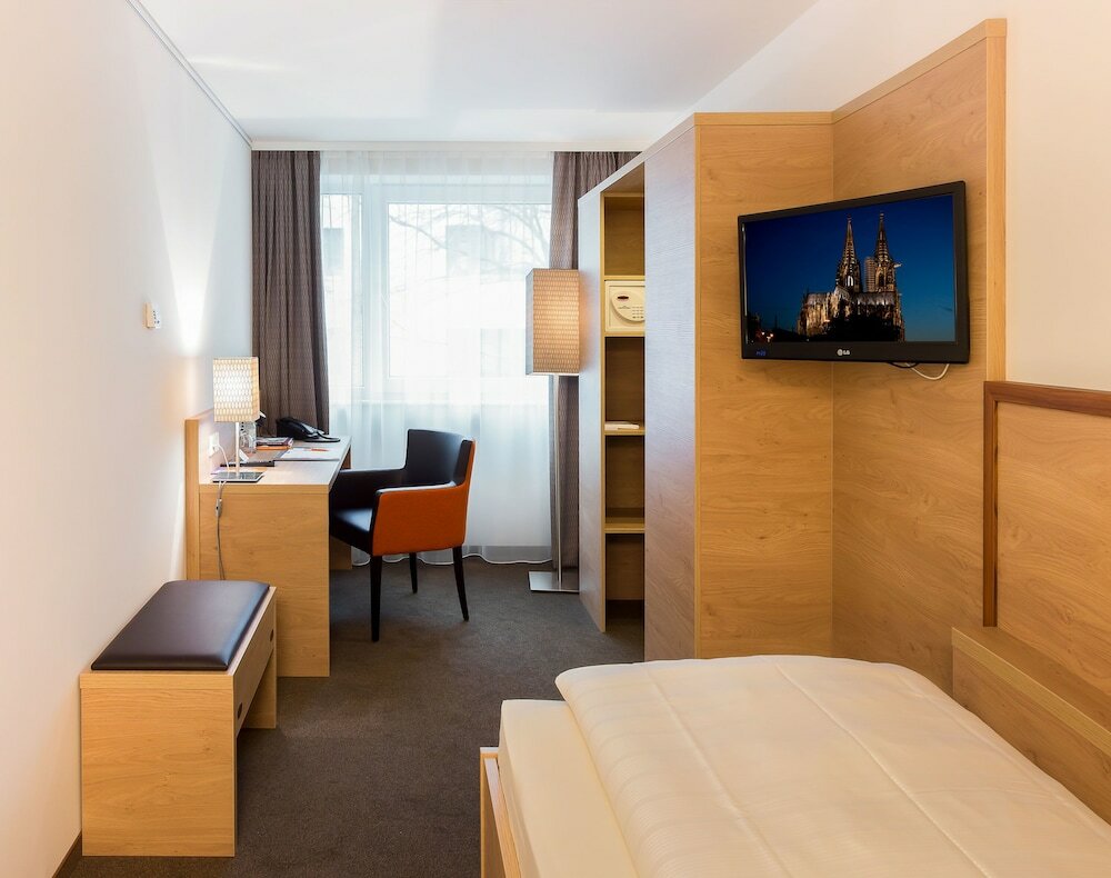 Фото Stadthotel am Römerturm