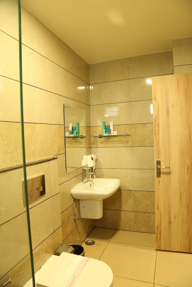 Фото Hotel Reva Regency