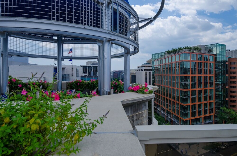 Фото Beacon Hotel & Corporate Quarters