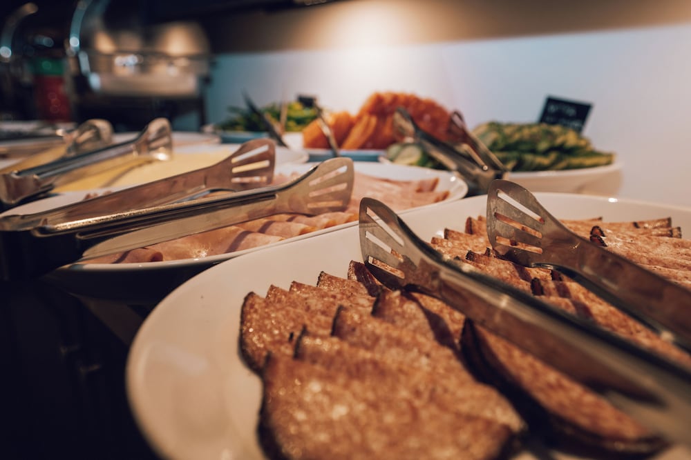 Фото Queen's Hotel by First Hotels