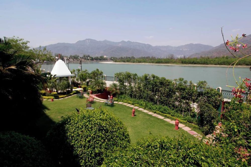 Фото Ganga Kinare- A Riverside Boutique Resort, Rishikesh