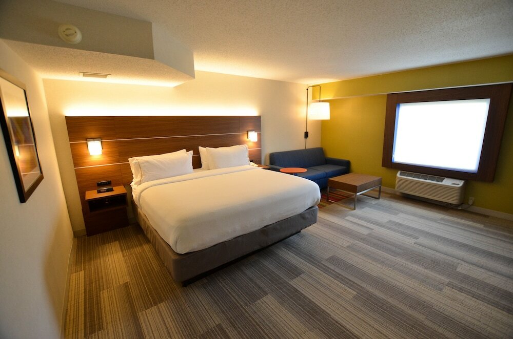 Фото Holiday Inn Express Pittsburgh-Bridgeville, an Ihg Hotel