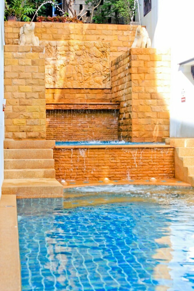 Hotel Ben's House, Earth, photo