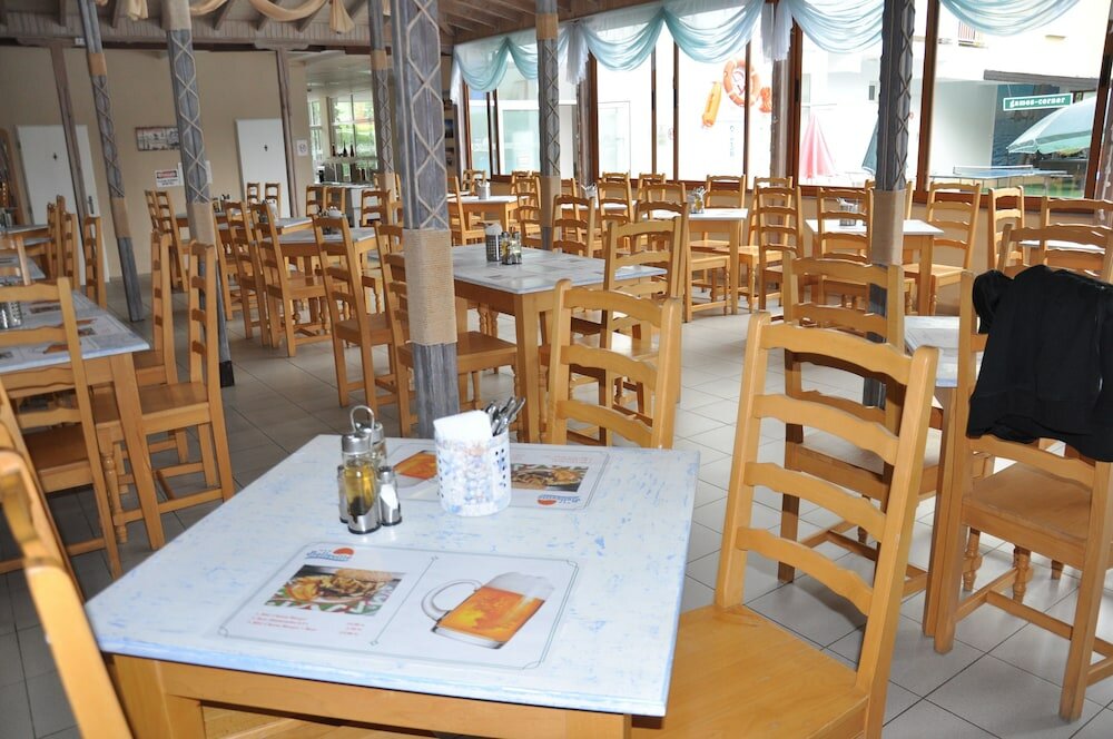 Фото Hotel BelleVille