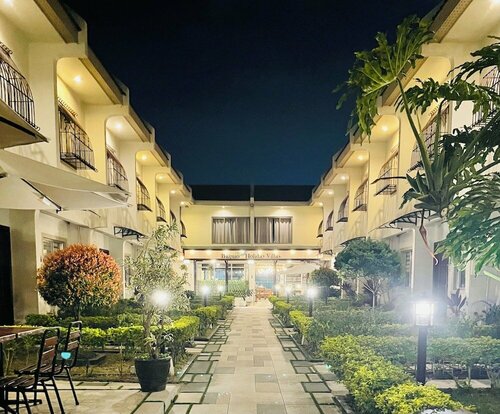 Гостиница Baguio Holiday Villas в Багио