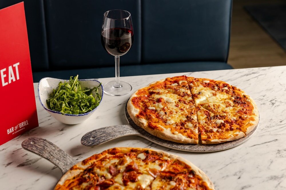 Фото Leonardo Hotel Manchester Central - Formerly Jurys Inn