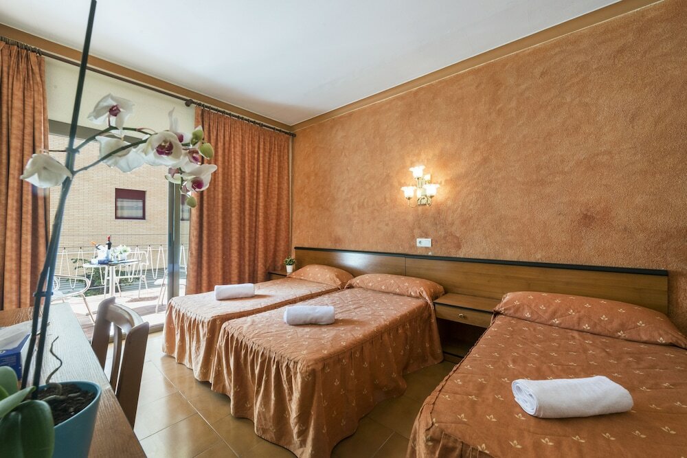 Фото Marisol Hotel