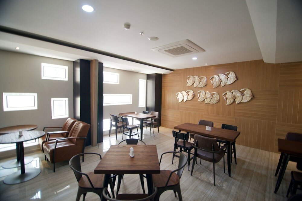 Фото Verse Luxe Hotel Wahid Hasyim