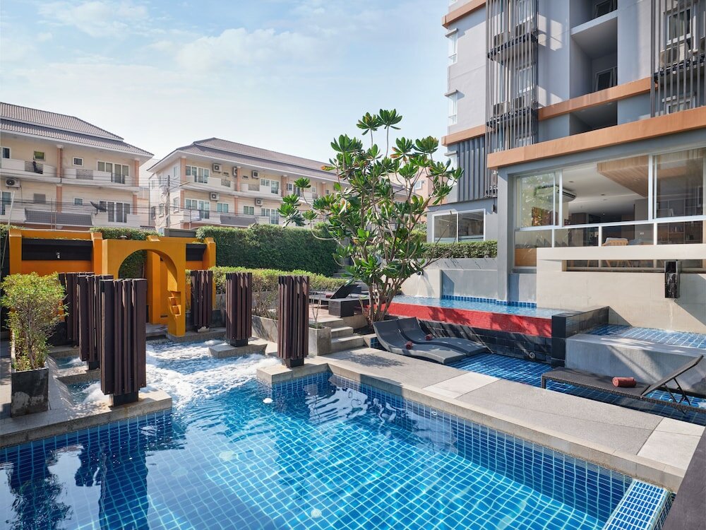 Фото The Grass Serviced Suites