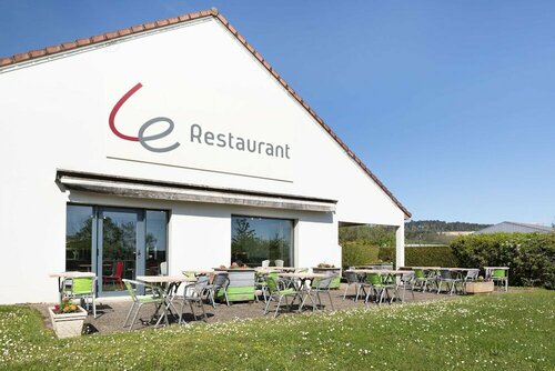 Гостиница Hôtel Restaurant Campanile Dole в Доле